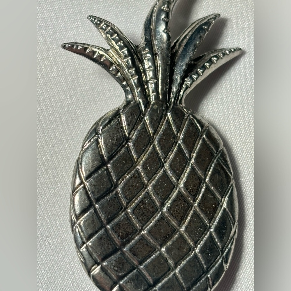 Vintage pineapple brooch